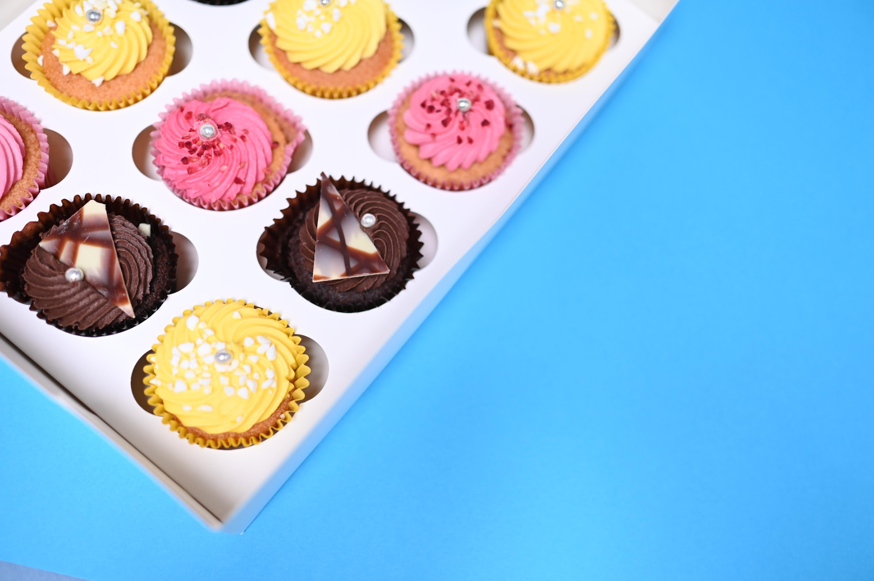 12 Hole Cupcake Box - Rounded Inserts (Pack of 10)